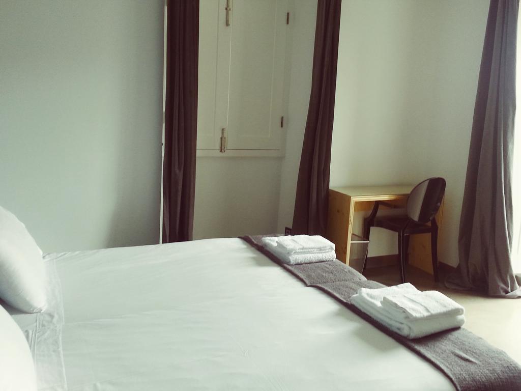 Bonvalot Guest House Paco de Arcos Bagian luar foto